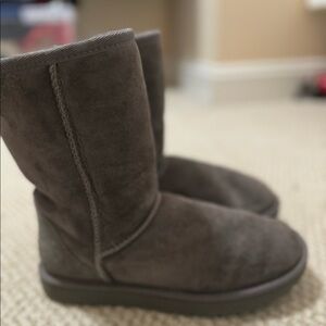 Gray Uggs Size 8 - barely worn